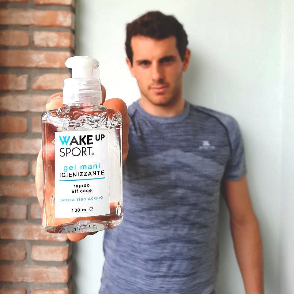 gel mani igienizzante 74% alcool non appiccica lascia le mani morbide si asciuga veloce